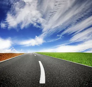 Freeway With No People Drucke: Road and cloudy sky