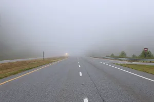 Deserted Highway Drucke: Road and fog
