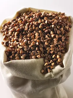 Deserted Studio Background Photos Drucke: Roasted buckwheat