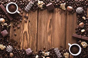 Close Up Coffee Beans Drucke: Roasted coffee beans, chocolate