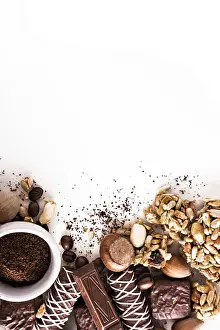 Close Up Coffee Beans Drucke: Roasted coffee beans, chocolate