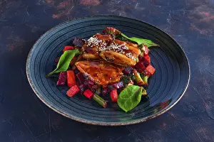 Balanced Diet Meal Prep Drucke: Roasted pike served with beetroot