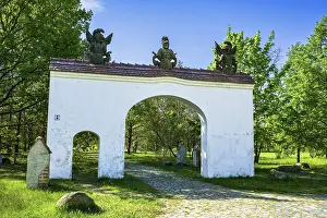 Eastern Germany Waterfront Scenes Drucke: Robber baron's gate at Klinger See