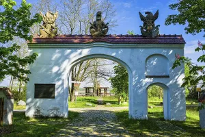 European Lake Views Drucke: Robber baron's gate at Klinger See