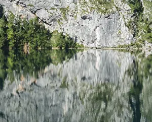 Bavarian Nature Reserve Drucke: Rock face reflected in the Obersee