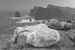 Atlantic Ocean Rock Formations Drucke: Rock formations in the Atlantic Ocean