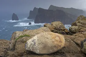 Atlantic Ocean Rock Formations Drucke: Rock formations in the Atlantic Ocean