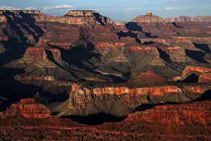 Drucke von Felsformationen im Abendlicht, Blick von South Rim Trail, Grand Canyon Nationalpark, Arizona, USA Felsenschönheit Drucke: Felsformationen im Abendlicht.