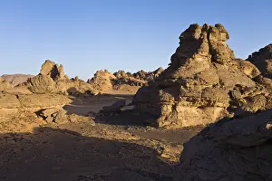 North African Mountain Range Drucke: Rock formations in the Libyan Desert