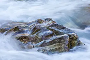 Rocky Cliff Landscape Photo Drucke: Rock in a rapid river