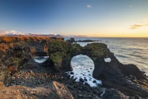 Icelandic Coastal Region Drucke: Rock structure, coast near Arnarstapi