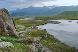Kyrgyzstan Nature Drucke: Rocks and Lichens at Naryn River