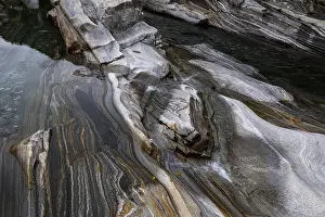 Lavertezzo Switzerland Drucke: Rocks, rock structures, clear water