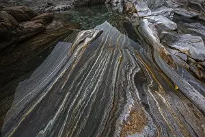Ticino Mountain Creek Drucke: Rocks, rock structures, clear water