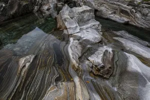 Verzasca River Switzerland Drucke: Rocks, rock structures, clear water