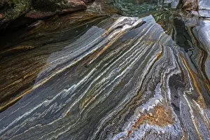 Uninhabited Mountain Stream Drucke: Rocks, rock structures, clear water