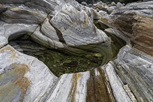 Ticino Mountain Creek Drucke: Rocks, rock structures, Verzasca River