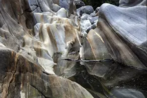 Verzasca River Drucke: Rocks, rock structures, Verzasca River