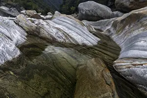 Central Europe Mountain Torrents Drucke: Rocks, rock structures, Verzasca River