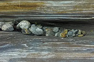 Ticino Mountain Creek Drucke: Rocks, rock structures, Verzasca River