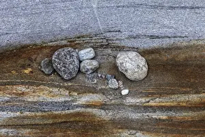 Ticino Mountain Creek Drucke: Rocks, rock structures, Verzasca River