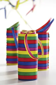 Colorful Paper Streamers Drucke: Several rolls of paper streamers