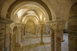 French Religious Architecture Drucke: Romanesque columns of the gallery