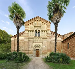 Northern Italy Monastery Complex Drucke: Romanesque showcase facade