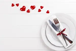 White Wooden Table Decor Drucke: Romantic table setting on white wooden table