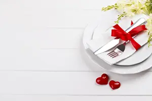 White Wooden Table Decor Drucke: Romantic table setting on white wooden table