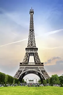 Western Europe Travel Guide Drucke: Romantic tower in Paris