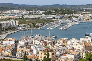 Mediterranean Sea Harbor Drucke: Above the rooftops of the old town of Eivissa