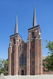 Drucke von Roskilder Dom, 1280, Backsteingotik, westliche Türme, Königsportal, Roskilde, Region Seeland, Dänemark Roskilder Dom, 1280, Backsteingotik , westliche Türme , Königsportal , Roskilde Backsteingotische Architektur Drucke: Roskilder Dom, 1280, Backsteingotik