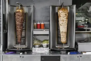 Turkish Kebab Drucke: Rotating spit kebab