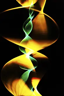 Indoor Studio Shots Drucke: Rotating thread illuminated with a stroboscopic flash