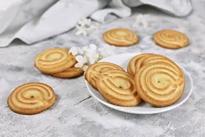Bakery Dessert Photography Drucke: Round ring shaped spritz biscuits