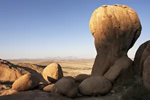 Evening Light On Rocks Drucke: Round rocks in the evening light