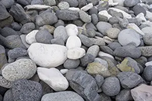 Deserted Beach In Iceland Drucke: Round stones on the beach, Hellnar