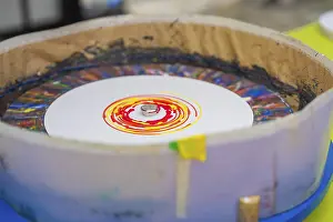 European Deserted Landscapes Drucke: A round work of art is created on a rotating canvas