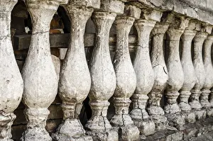 Eastern European Historical Image Drucke: Row of antique small columns