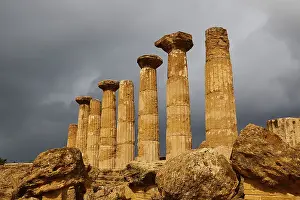 Valle Dei Templi Agrigento Drucke: Row of columns, chapter, Heracles temple