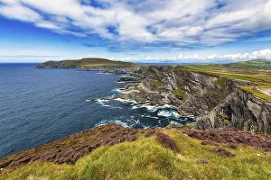 Deserted Irish Coastline Drucke: Rugged cliffs overlooking the Atlantic Ocean