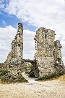 Deserted Castle England Drucke: Ruins of Corfe Castle, Wareham