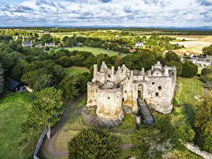 Dirleton Castle Drone View Drucke: Ruins of Dirleton Castle & Gardens from a drone