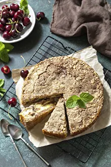 Country Style Desserts Drucke: Rustic pie with cottage cheese