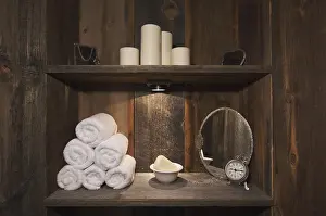 Luxury Bathroom Decor Drucke: Rustic spa scene with towels, soap