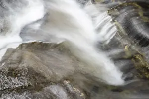 Drucke von Rauschender Bergbach, Alvdal, Hedmark, Innlandet, Norwegen, Mai 2026 Fluss Drucke: Rauschender Bergbach, Alvdal