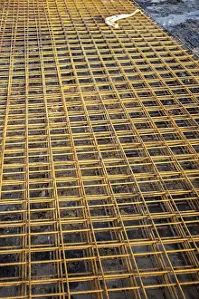 Uninhabited Concrete Structures Drucke: Rusty iron for concrete construction