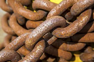 Rusty Metal Chain Drucke: Rusty large metal chain