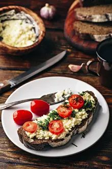 Bruschetta Recipe Ideas Drucke: Rye bread toast with processed cheese
